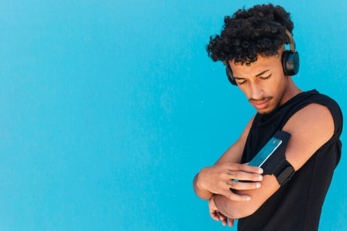 Trending Phone Accessories in India Include Wireless Earbuds and Grips