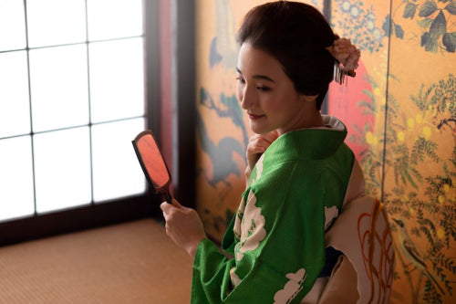 Licensed Anime Phone Covers Find Growing Audience in Ahmedabad