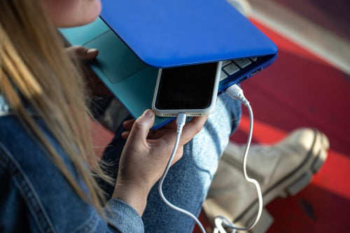 How to Choose the Perfect Custom Mobile Charger for Travel