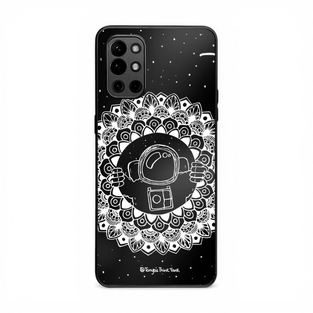 Astronaut Peeking White Phone Case for OnePlus 9r | Macmerise