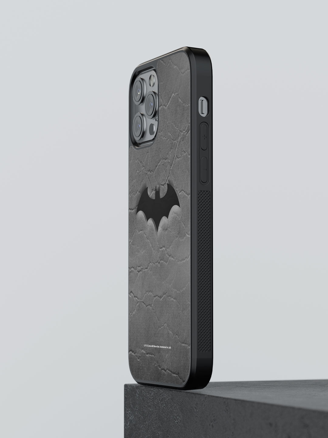 Fade Out Batman - iPhone 13 Pro Cover