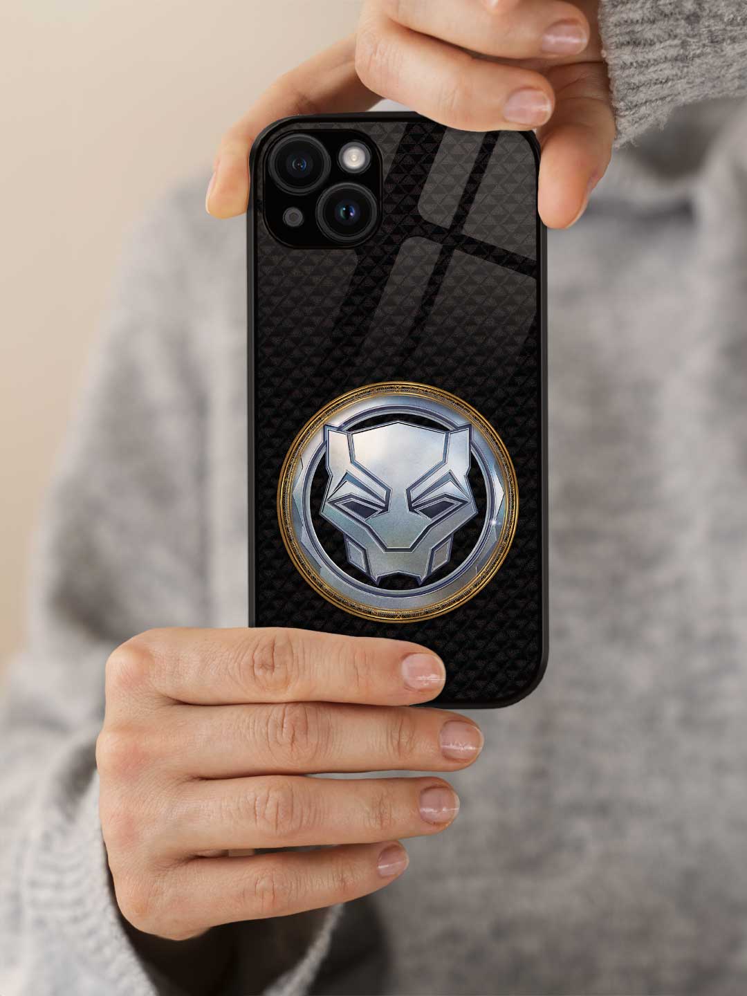 Wakanda Forever Vibranium Gold - iPhone 15 Plus Glass Cover