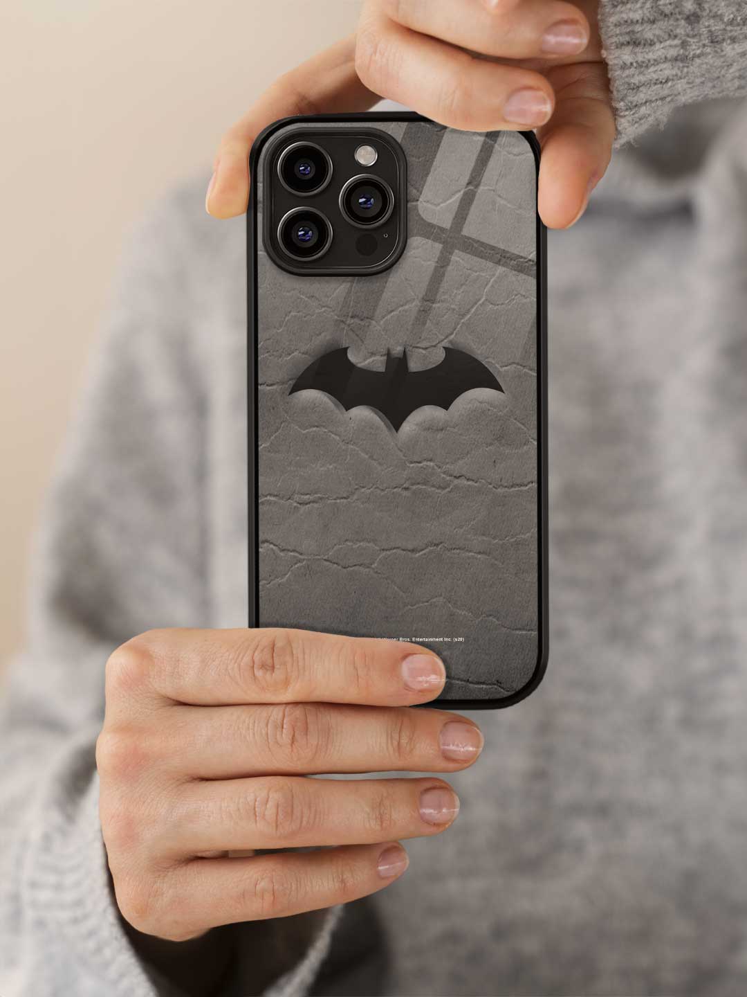 Fade Out Batman - iPhone 15 Pro Glass Cover