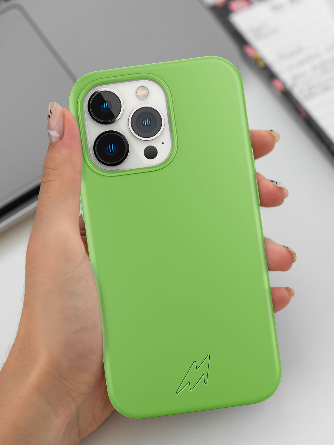 Basics - iPhone 13 Pro Cover Silicone Leaf Green