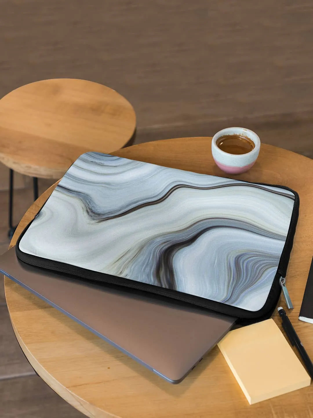 Liquid Funk White - Laptop Sleeve - Neoprene