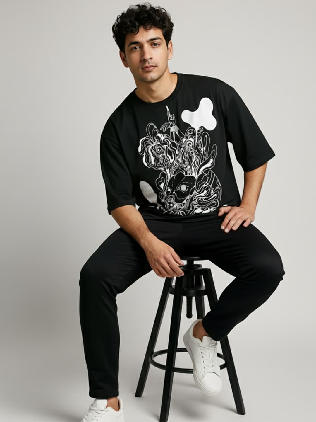 Monster Machine - Unisex Oversized T-Shirt Black XL