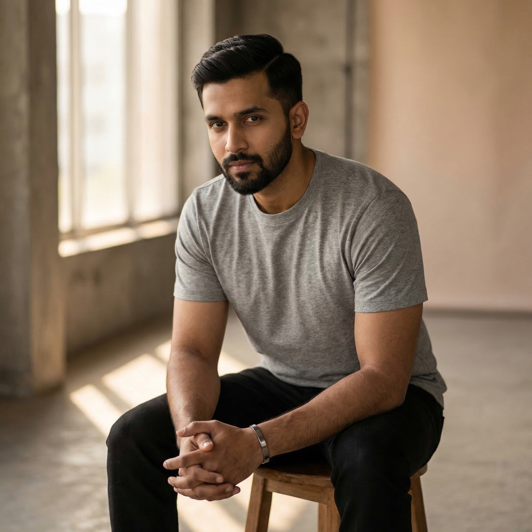 Basics Unisex T-Shirt Grey Melange - detail view | Macmerise