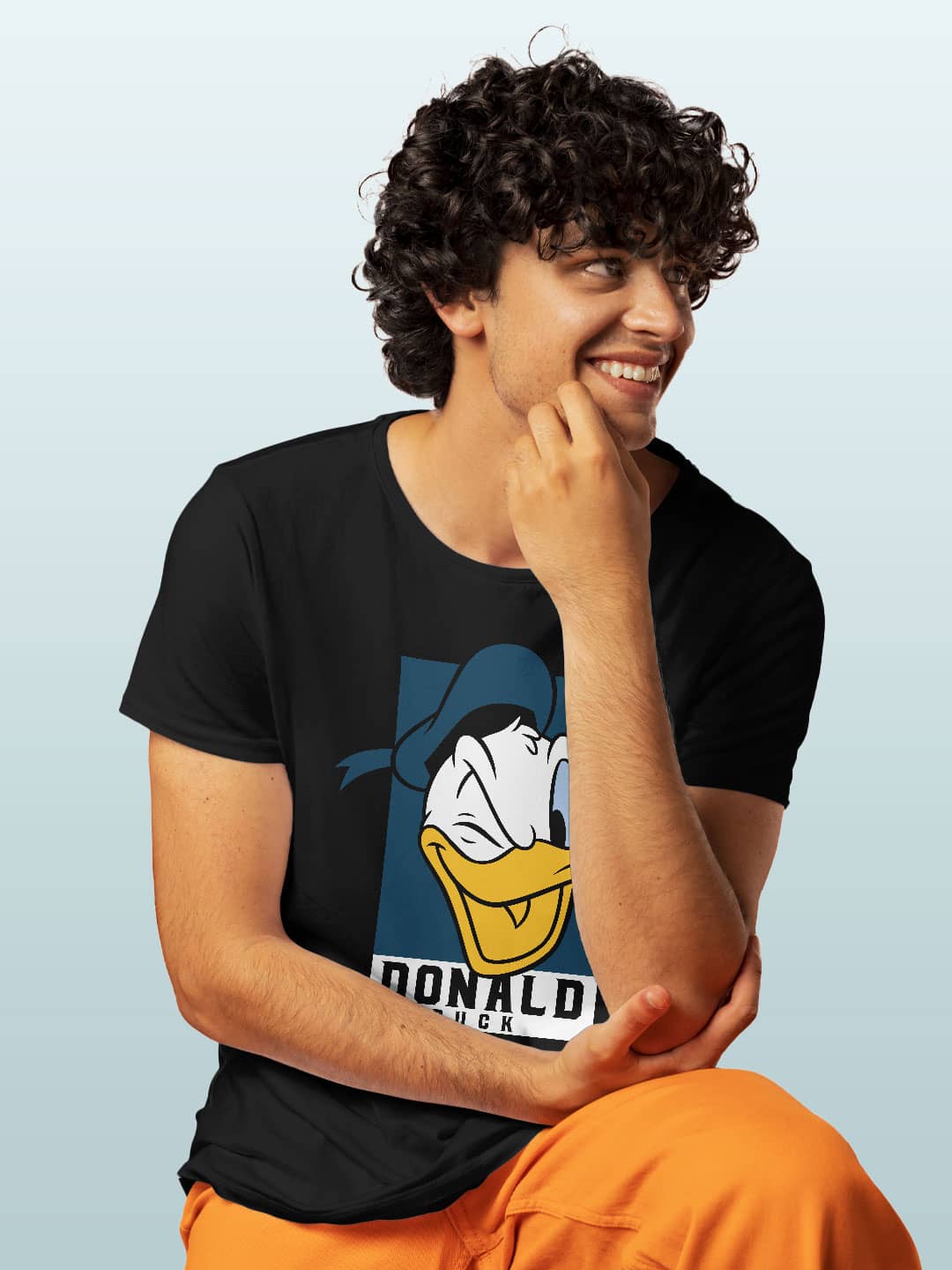 Donald Duck Portrait - Mens T-Shirt Black Medium
