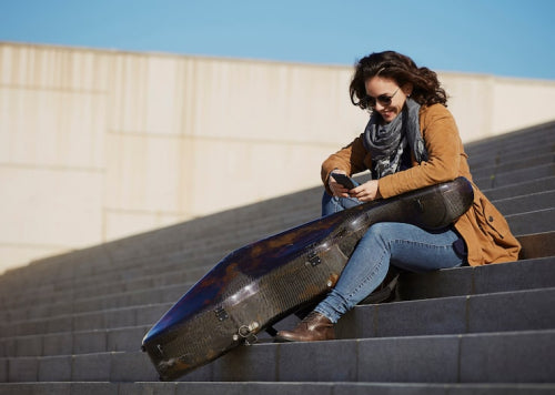 How Licensed Phone Covers Bridge Nostalgia and Modernity