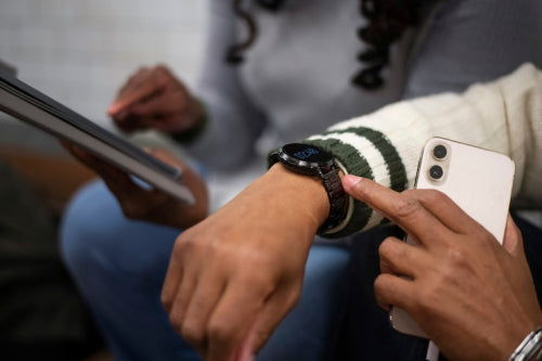 Mobile Accessories: The Secret to Enhanced Smartphone Functionality in 2025