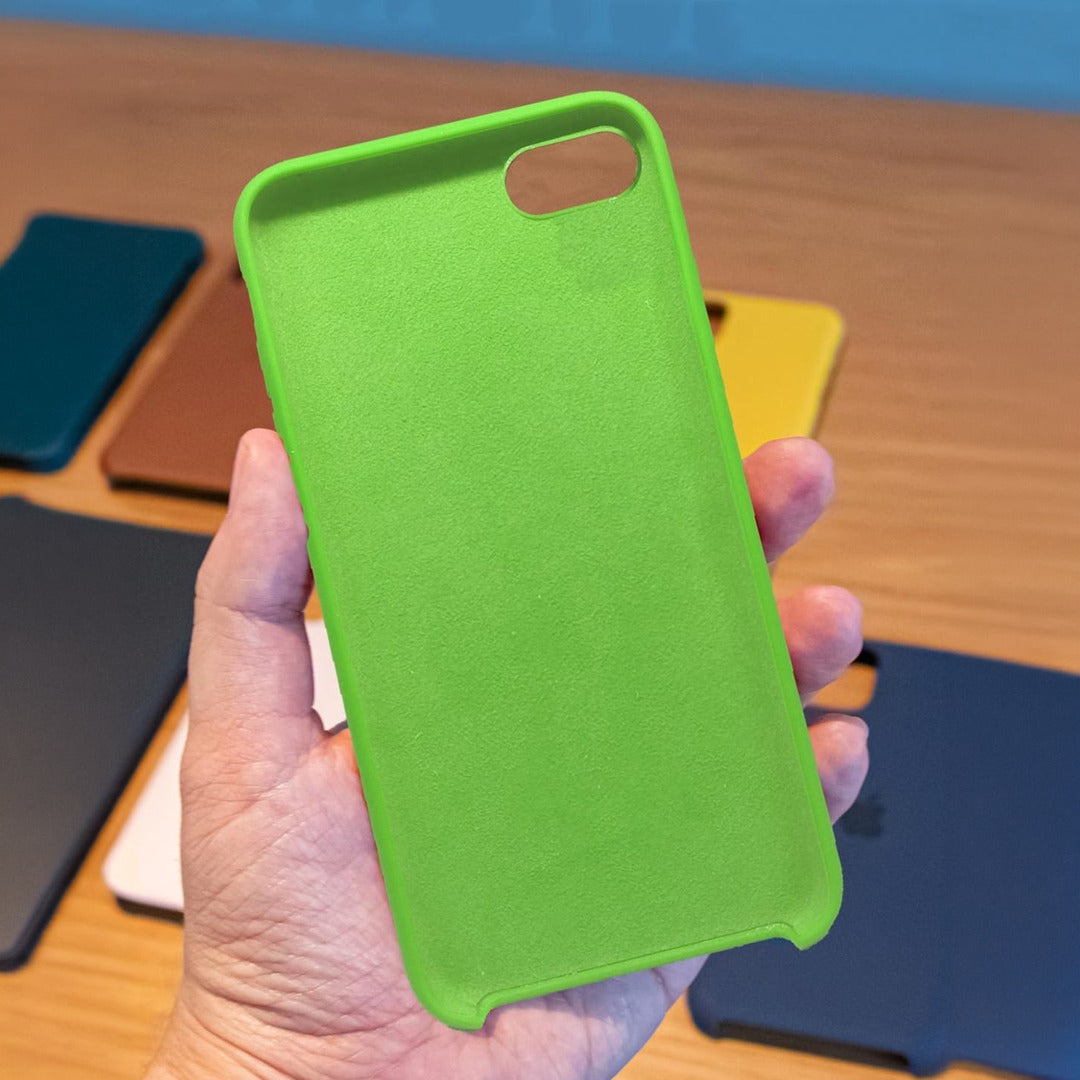 Basics iPhone 7 Silicone Case Leaf Green - detail view | Macmerise