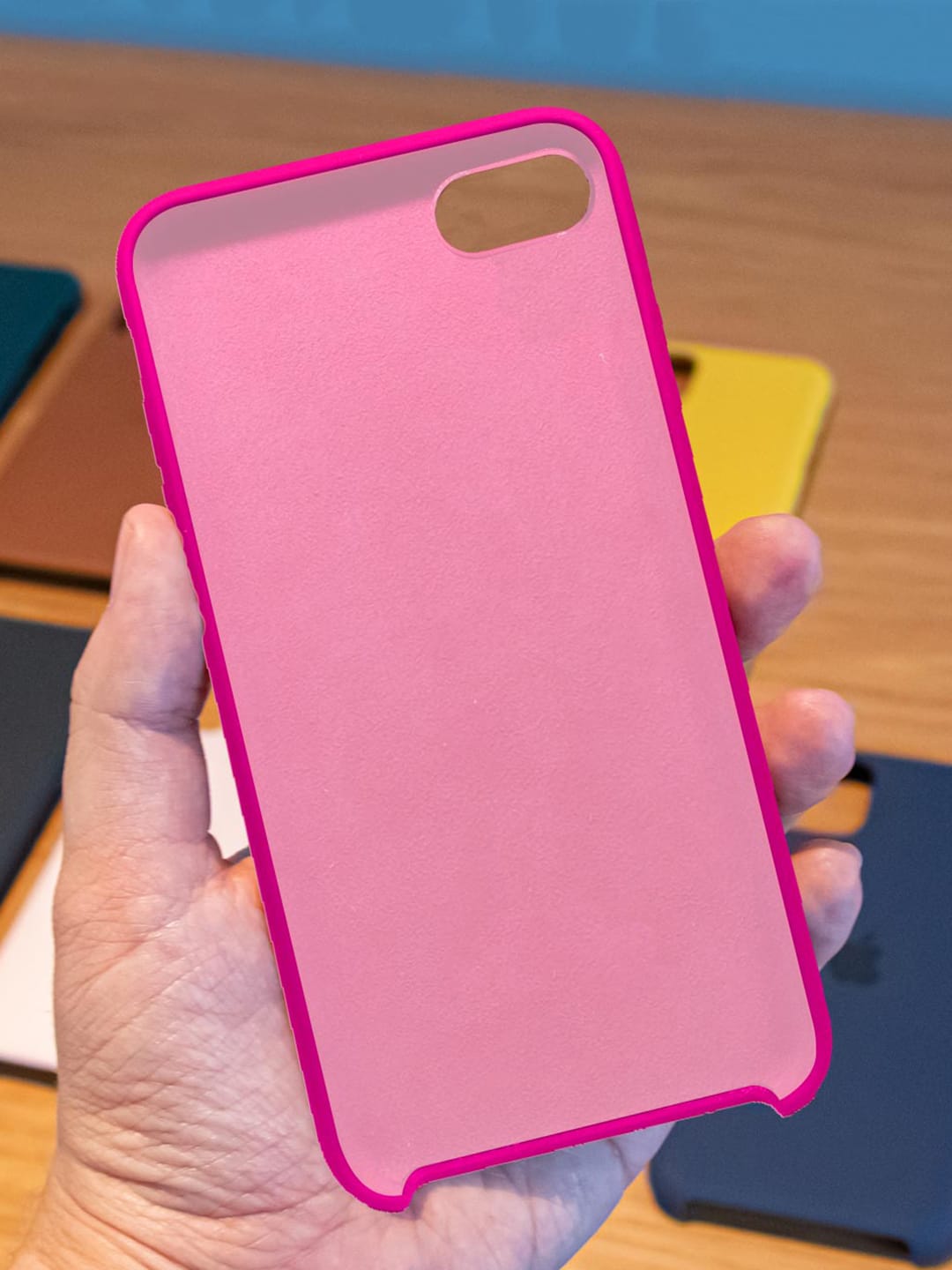 Basics - iPhone 7 Cover Silicone Fuschia Pink