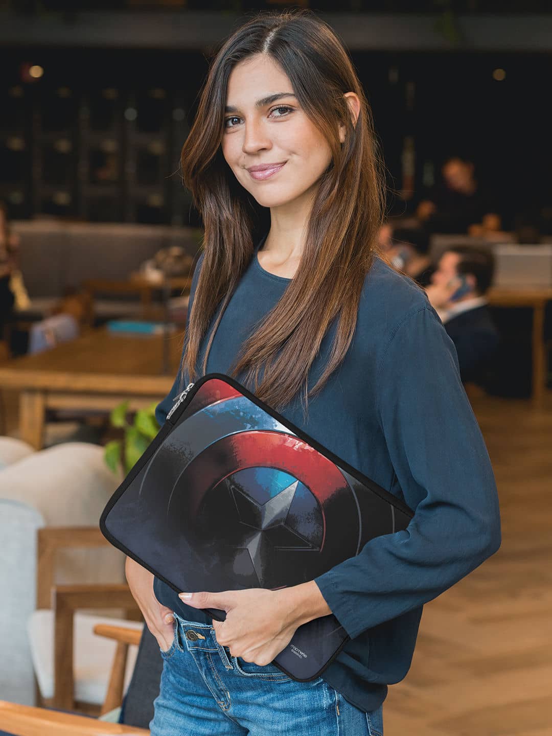 Grunge Cap Shield - Laptop Sleeve 13 inches