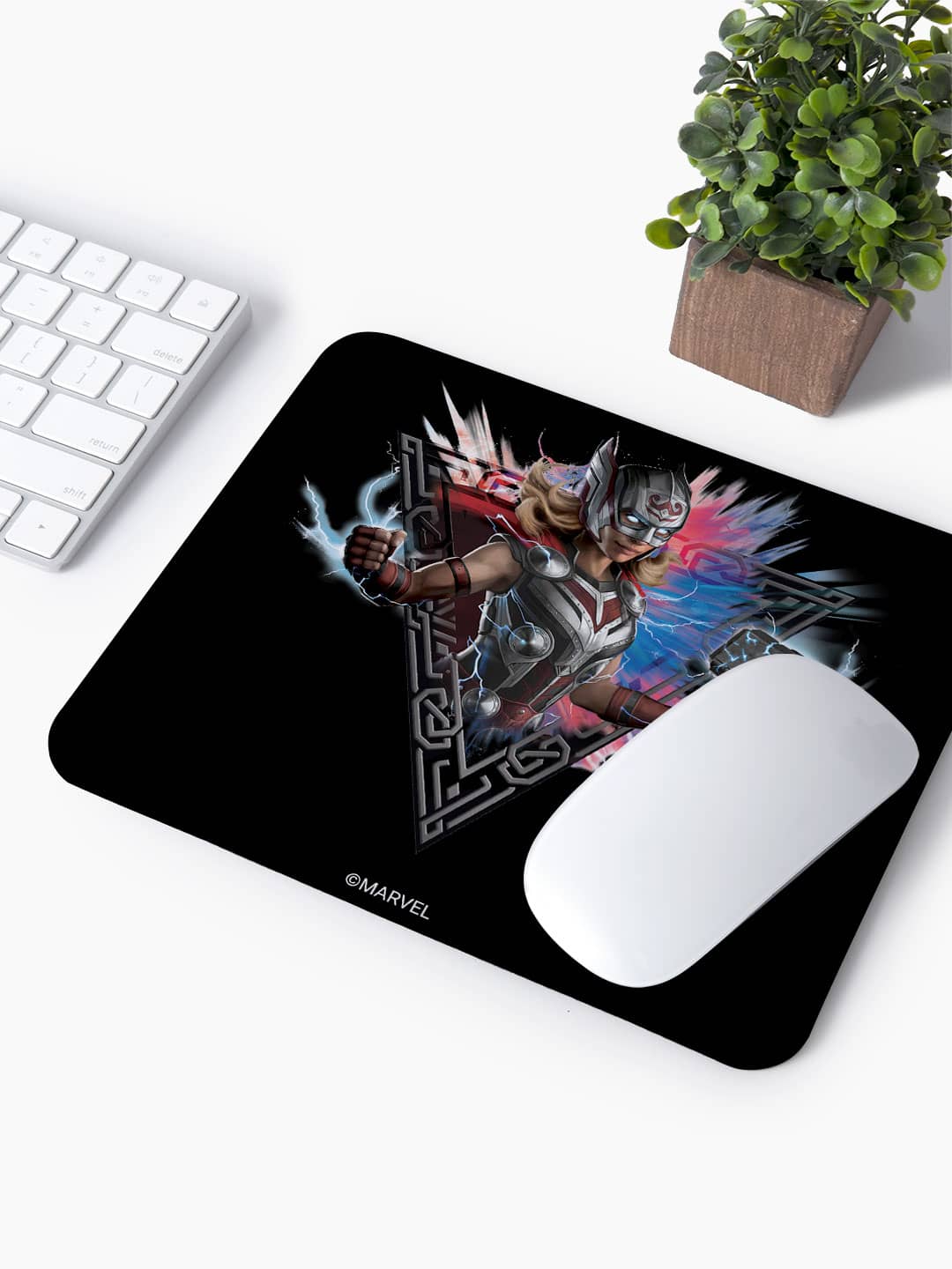 Mighty Thor Pose - Mouse Pad