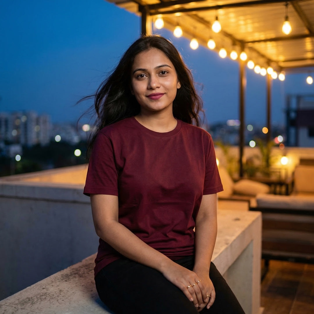 Basics Unisex T-Shirt Maroon - detail view | Macmerise